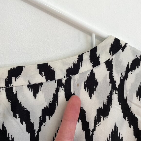 VIOLET CLAIRE Plus Size White ish Black Ikat Boho Short Dolman Sleeve Blouse Top - Picture 14 of 16